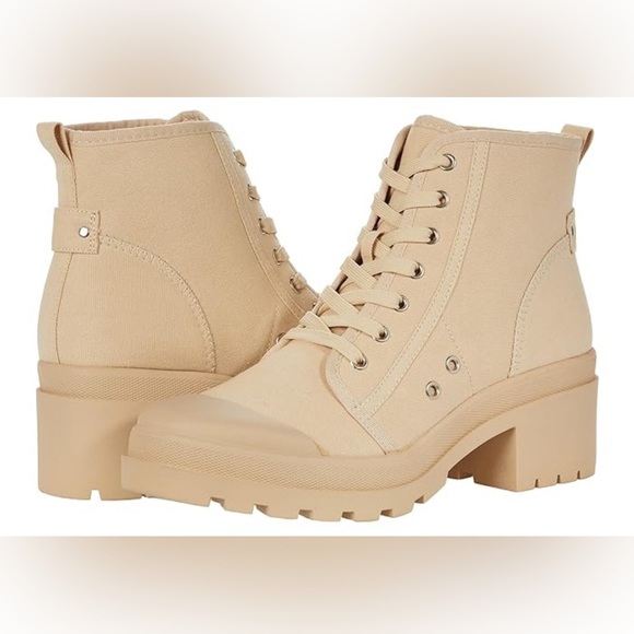 🌼💜NIB CHINESE LAUNDRY CANVAS BOOTIES. - Picture 1 of 6